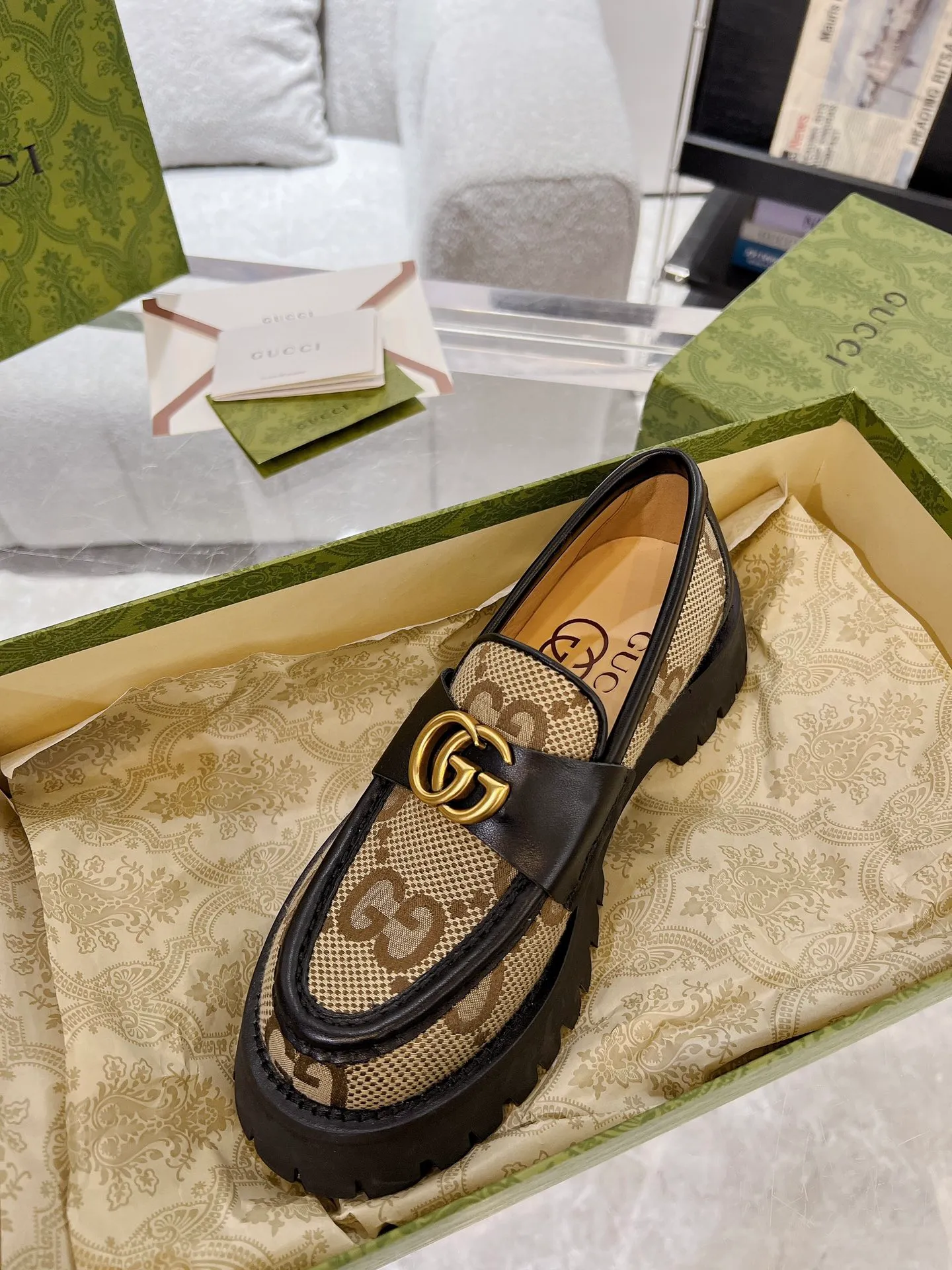 👟👟Ex-factory price 560👟👟 Male +10 Gucci Gucci 2023 early spring new product! The original version is developed into a higher version. Both men and women have open edge beads to ensure consistent quality. Size: 35-41# for women and 39-45# for men.